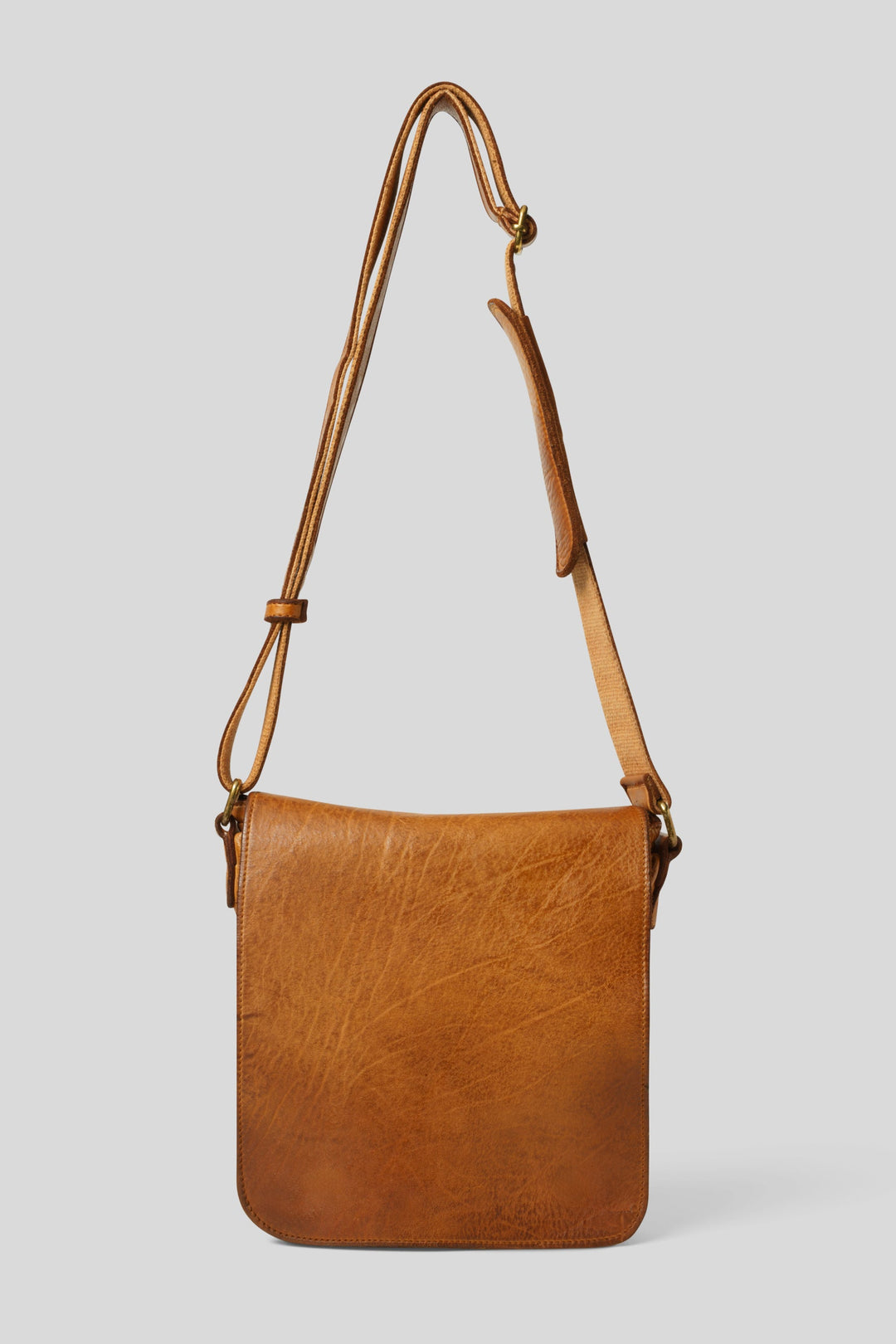 LUSHER CROSSBODY MESSENGER BAG, LEATHER IPAD MESSENGER BAG, COGNAC LEATHER MESSENGER, CROSSBODY MESSENGER BAG, BAYSIDE84 CROSSBODY MESSENGER BAG BY LUSHER