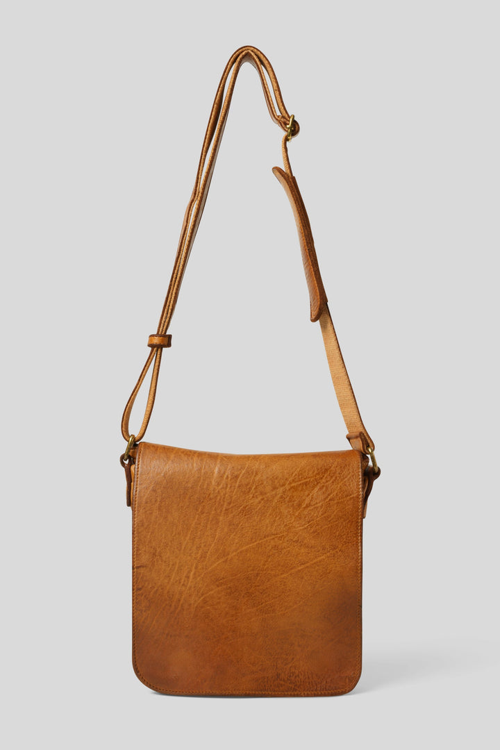 LUSHER CROSSBODY MESSENGER BAG, LEATHER IPAD MESSENGER BAG, COGNAC LEATHER MESSENGER, CROSSBODY MESSENGER BAG, BAYSIDE84 CROSSBODY MESSENGER BAG BY LUSHER