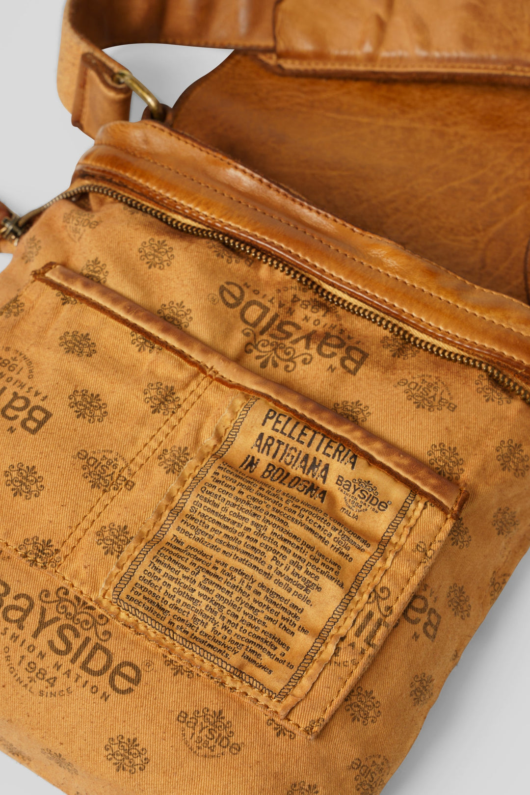 Bayside84 Crossbody Messenger Bag - Cognac