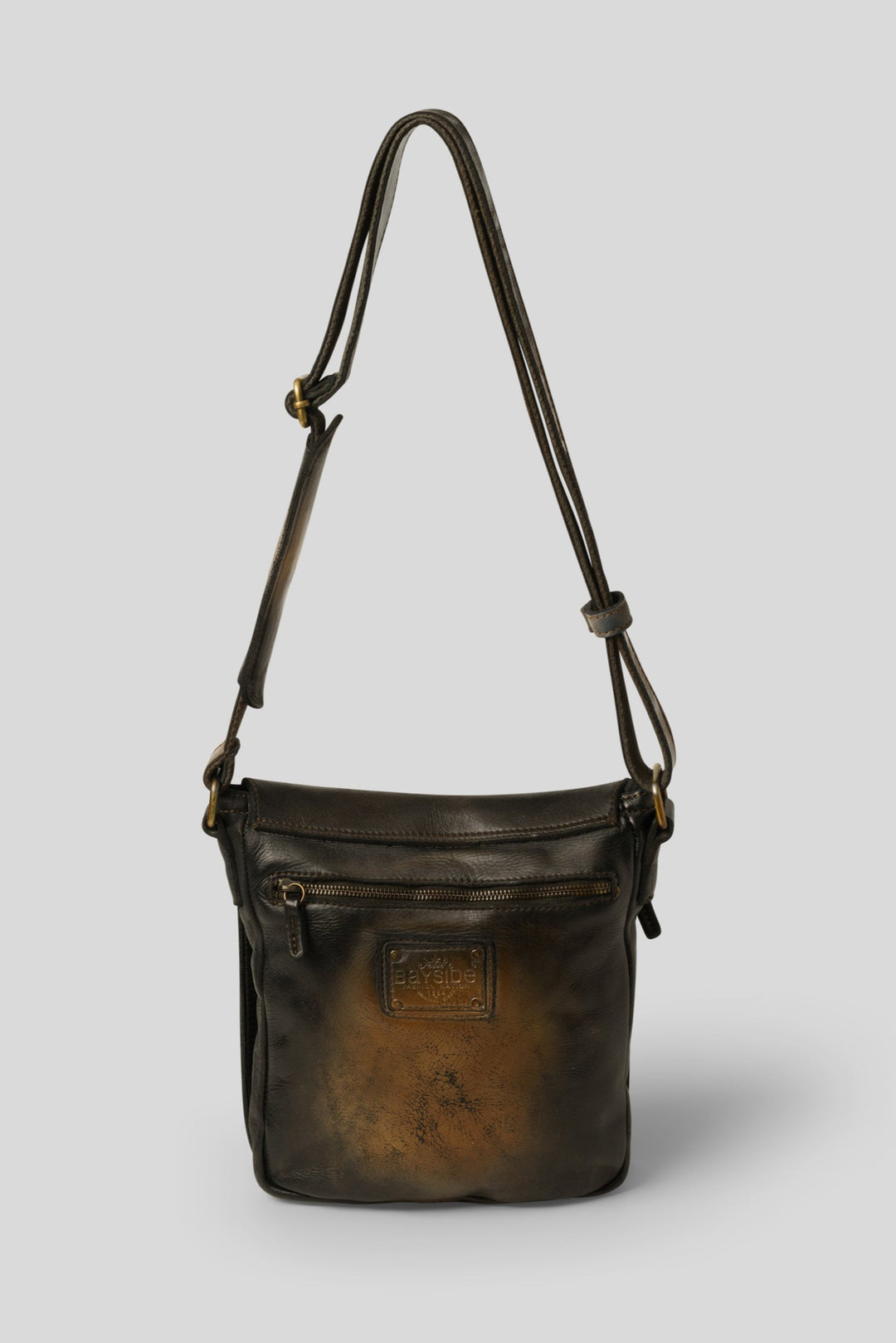 LUSHER CROSSBODY MESSENGER BAG IN BLACK RAW ONYX, BAYSIDE84 MESSENGER BAG, BLACK VINTAGE LEATHER MESSENGER BAG, IPAD CROSSBODY BAG