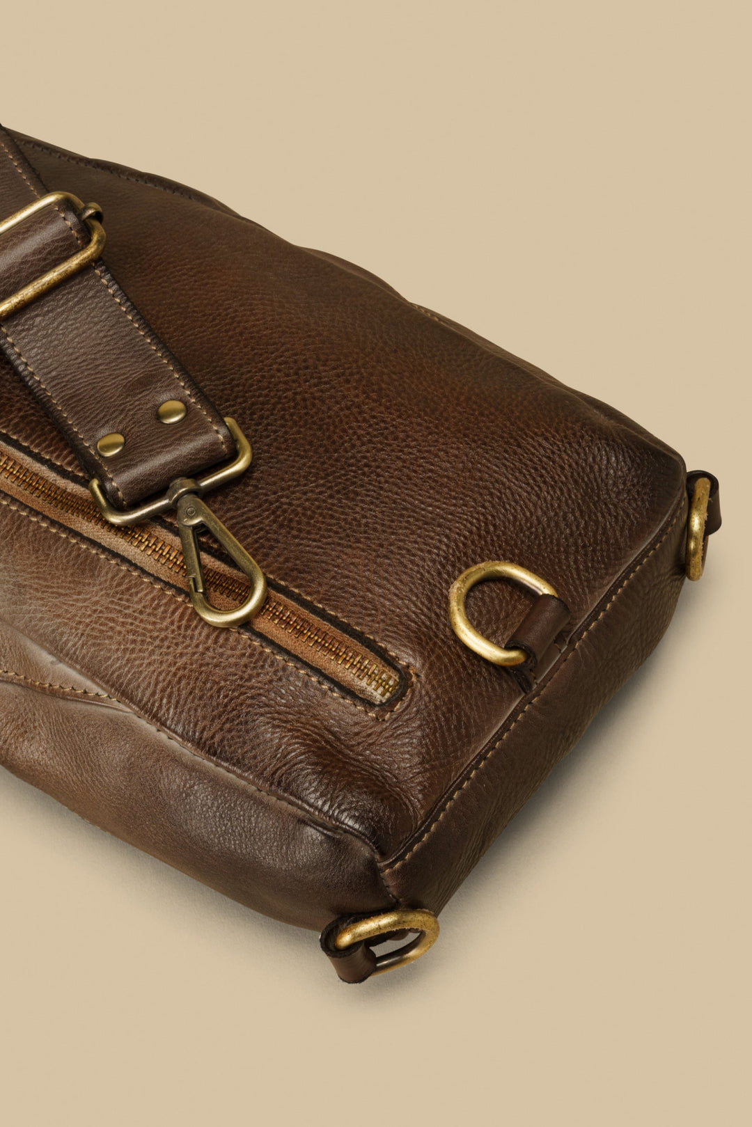 lusher movement sling bag, brown leather sling bag, coach thompson sling bag, COACH Thompson Convertible Sling Bag Leather 70617. 70617 coach thompson convertible crossbody bag, lusher sling bags,