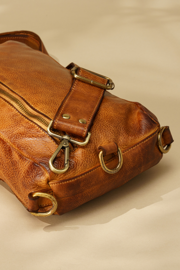 Movement Sling Bag - Cognac