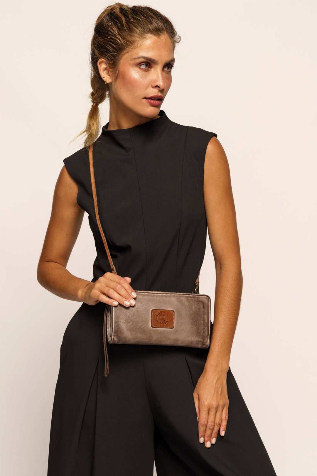 AU79 CROSSBODY WALLET TAUPE, LUSHER WALLET, VEGTABLE TANNED ITALIAN LEATHER CROSS BODY WALLET, LUXURY WALLETS