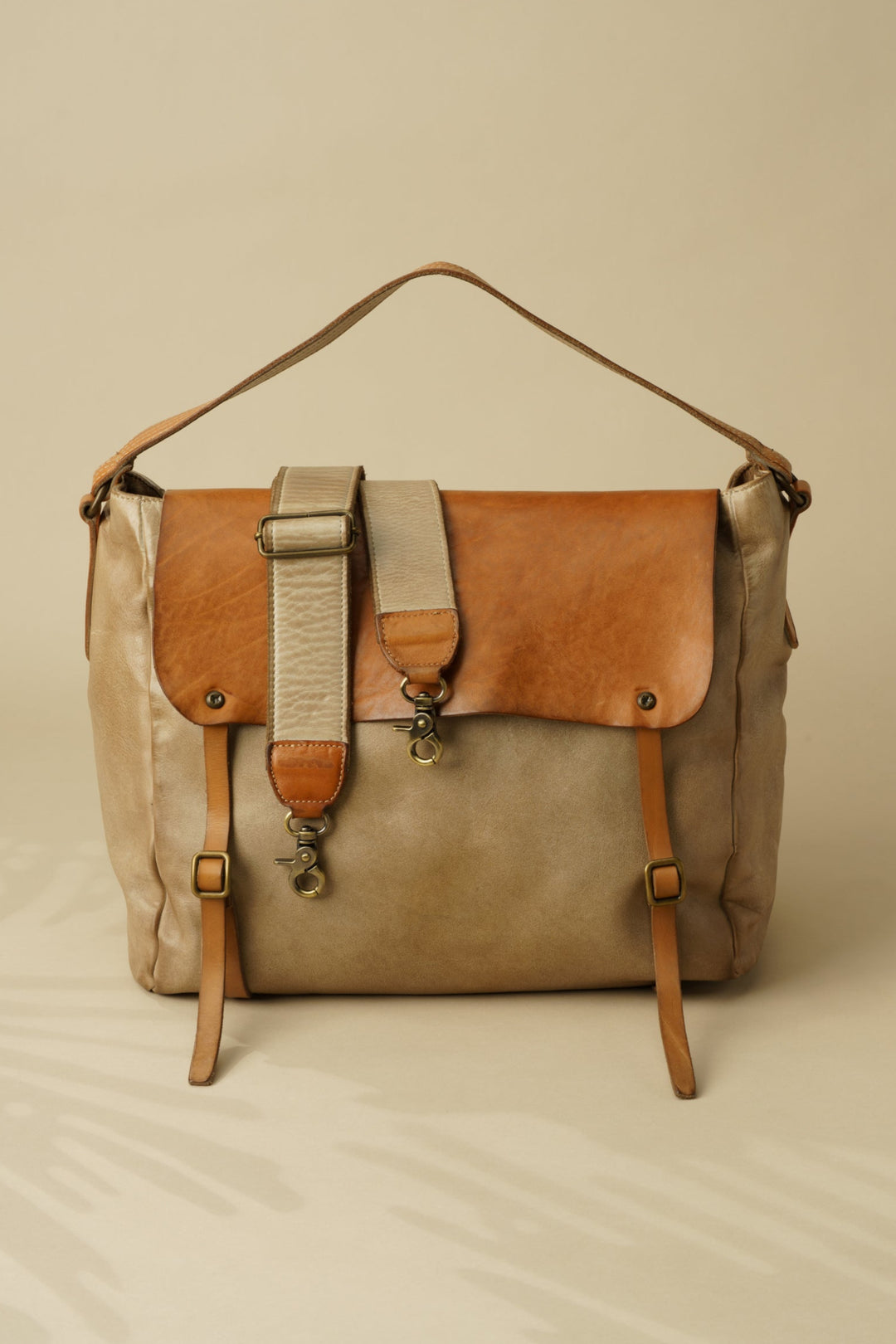 AU79 Messenger & Crossbody Bag - Corda