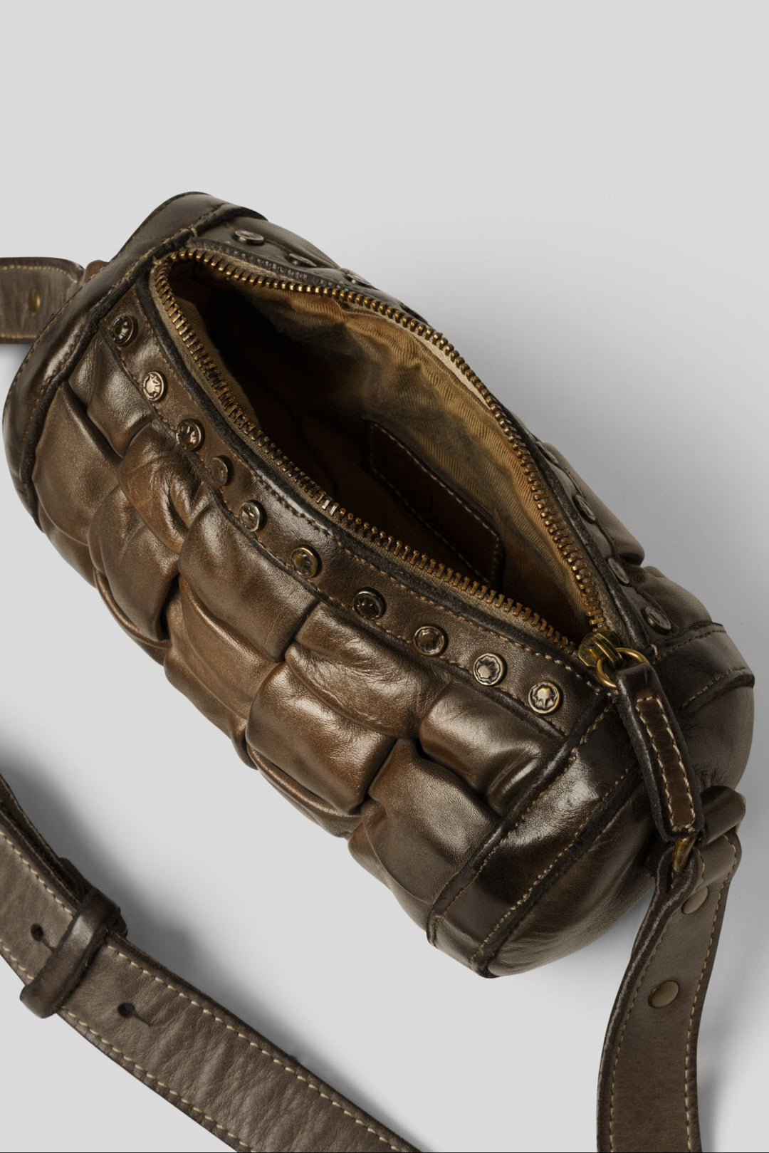AU79 Mini Woven Barrel Crossbody