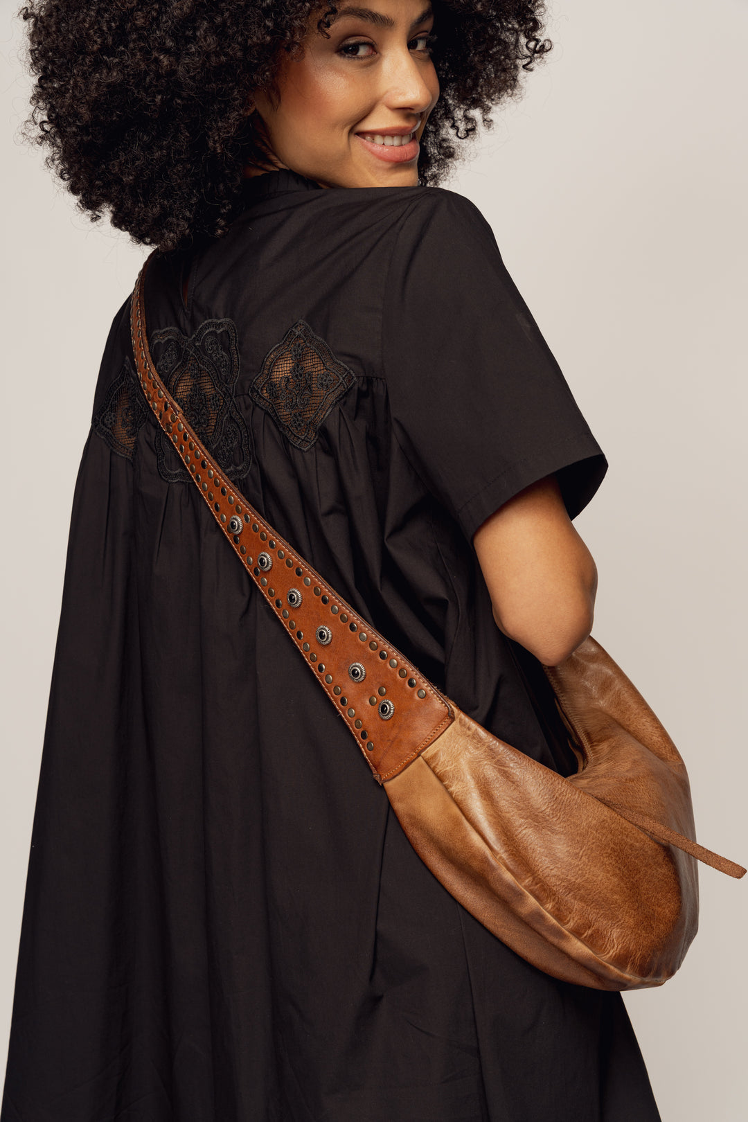 LUSHER MUSE SLING BAG, LUSHER AU79 MUSE SLING BAG CARAMEL, STUDDED VEGETABLE TANNED CROSSBODY SLING BAG