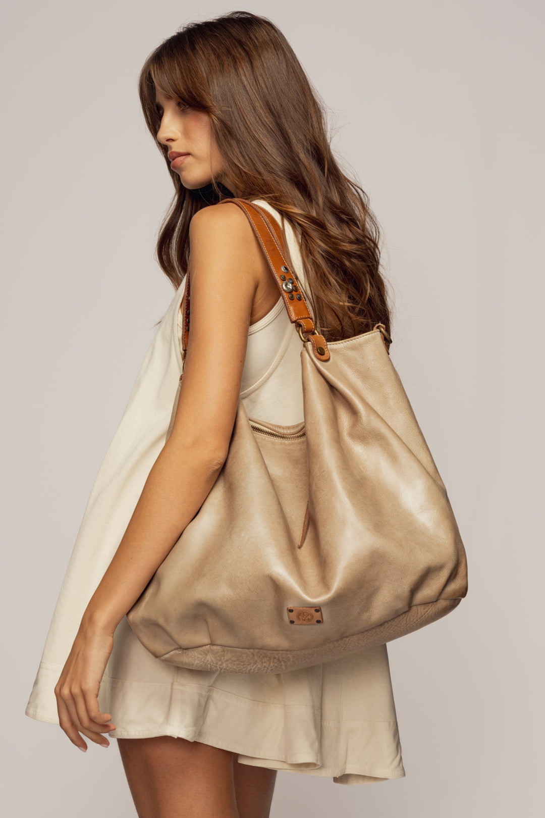 Lusher Studded Slouchy Hobo, AU79 slouchy hobo corda, LUSHER AU79 COLLAB HOBO, TAN LEATHER HOBO WITH STUDDED STRAPS, VEGETABLE TANNED LUXURY SOFT LEATHER HOBO, 