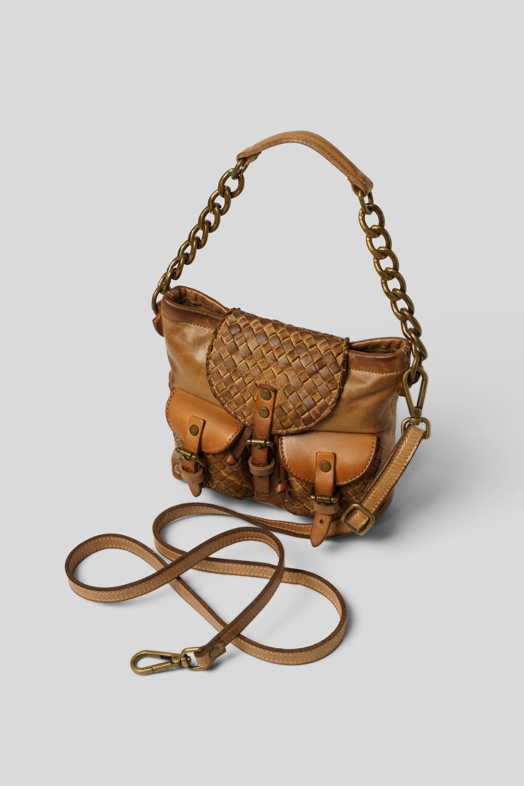 AU79 Woven Multipocket Chain Bag