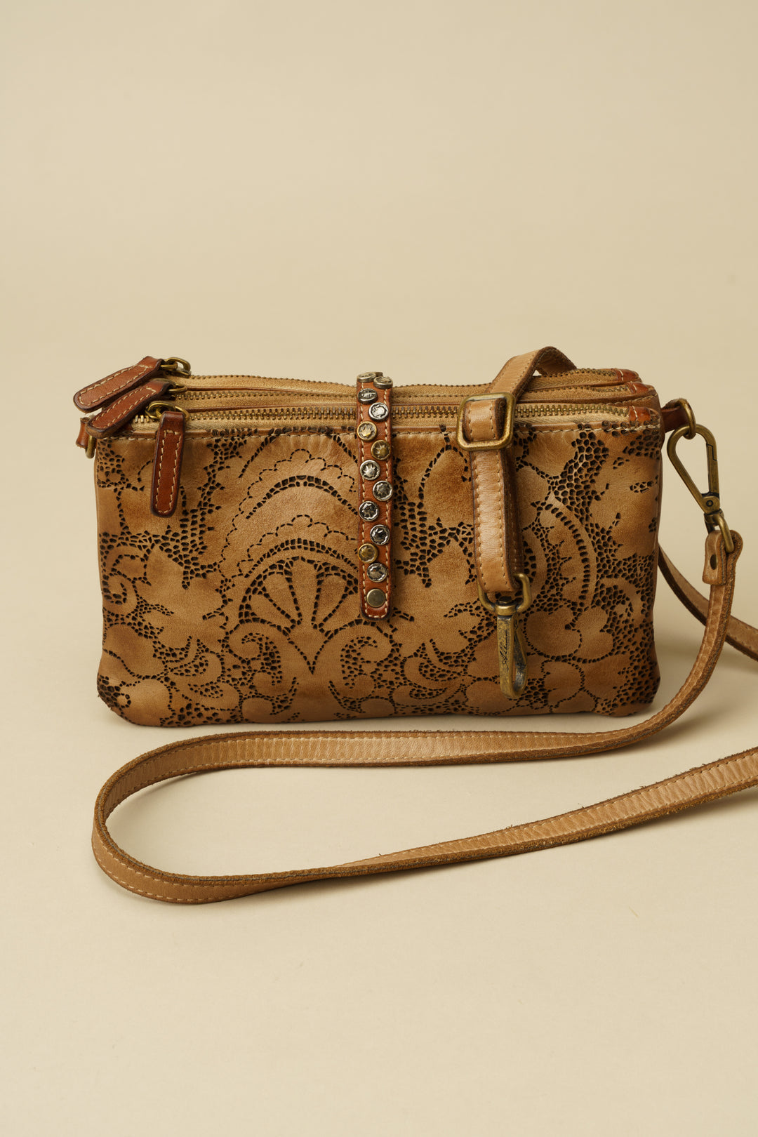 AU79 Lace Crossbody Clutch Shoulder Bag - Caramel