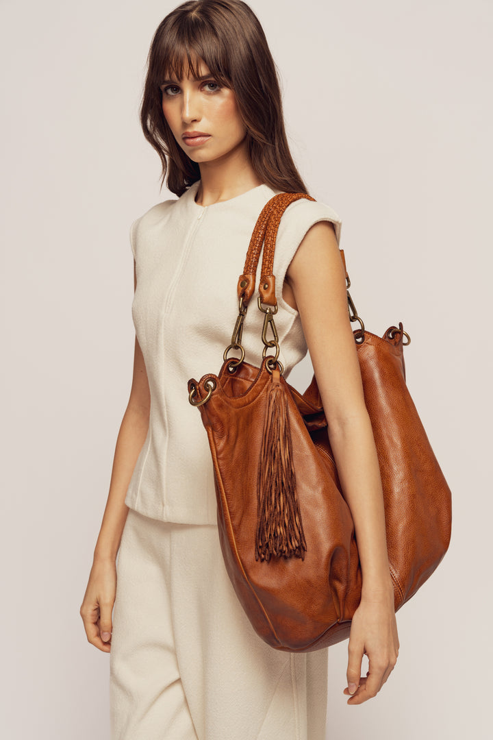 BAYSIDE84 CALLA LILY HOBO, XL HOBO BAG, hobo with tassel detail, lusher leather bags, lusher hobo bag, bayside84 florence italy bags, shop bayside84 bags online in usa, 