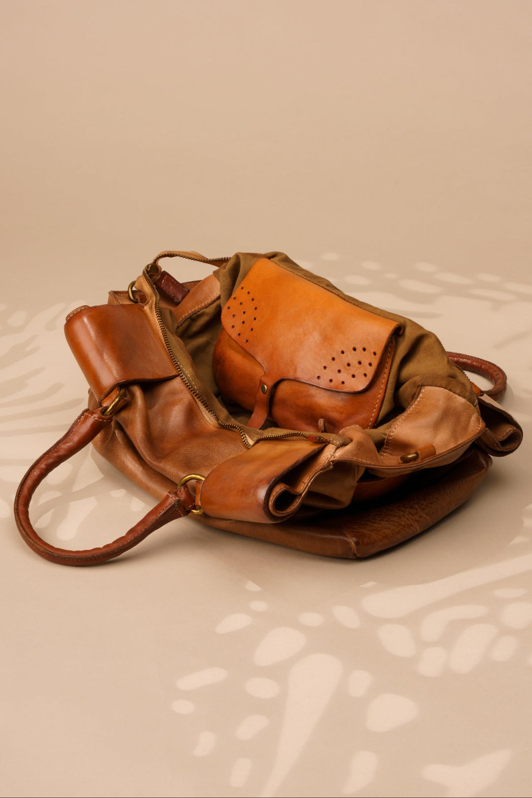 BELTED TOTE - COGNAC | LUSHER - INTERIOR