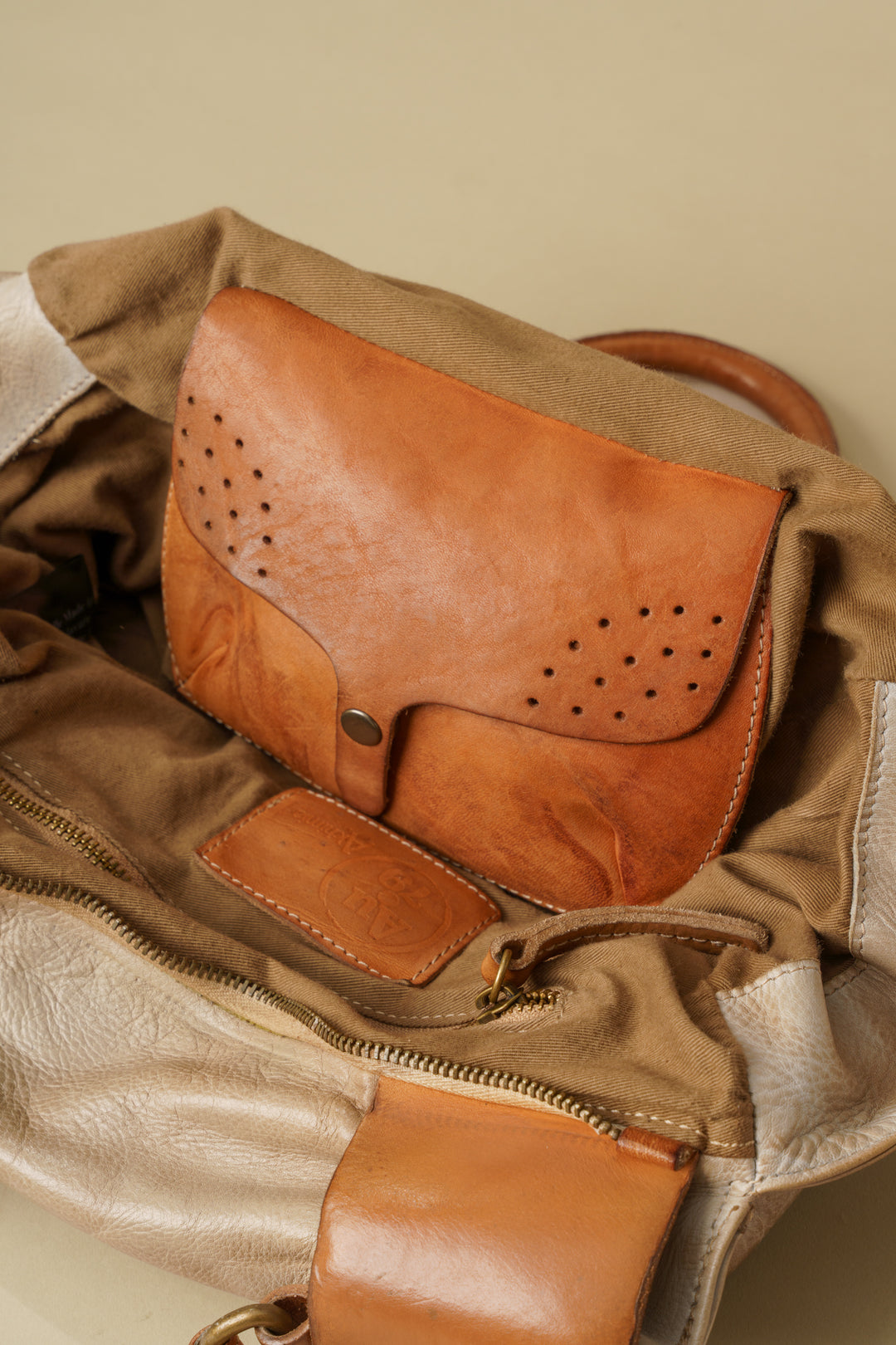 AU79 Belted Tote - Corda