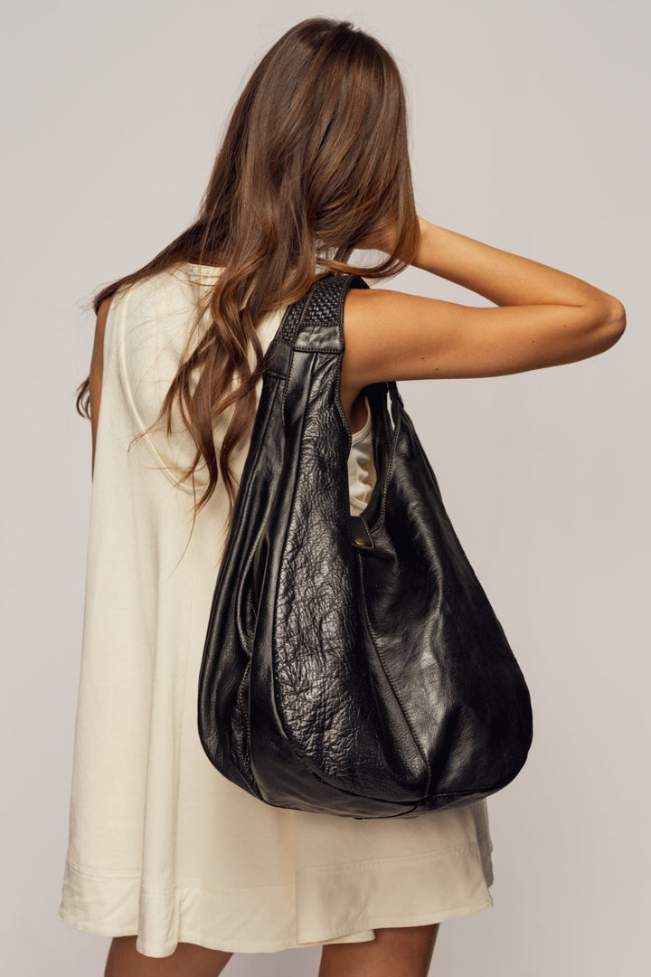 LUSHER BLACK LEATHER CARRYALL HOBO, BLACK LEATHER XL HOBO, HOBO CROSSBODY BAG, VINTAGE LEATHER HOBO