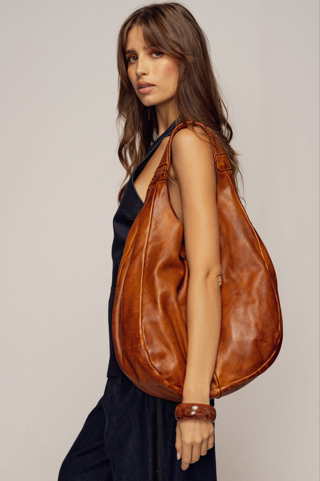 Lusher Carryall Hobo Cognac, Lusher Bayside84 Collab Carryall Hobo, Slouchy Crossbody Hobo, Soft slouchy XL hobo, Hobo Crossbody Bag, Cognac Leather XL Hobo