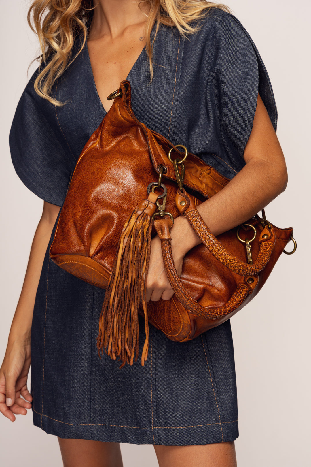 Calla Lily Convertible Hobo - Cognac | LUSHER 