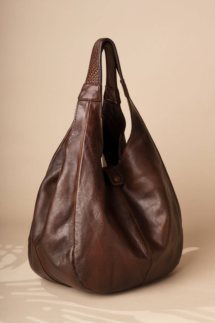 CARRYALL CROSSBODY HOBO - LUSHER - BROWN