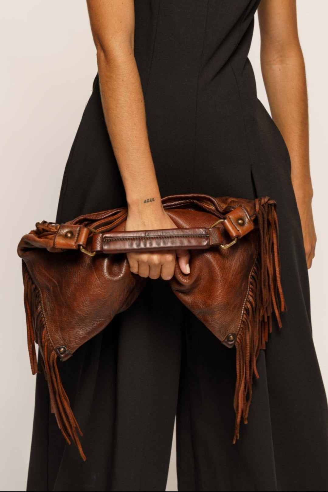 LUSHER BAYSIDE84 FRINGE BAG CIGAR BROWN, FRINGE SHOULDER BAG, SOFT LEATHER SHOULDER BAG, BUTTERY SOFT LEATHER FRINGE BAG