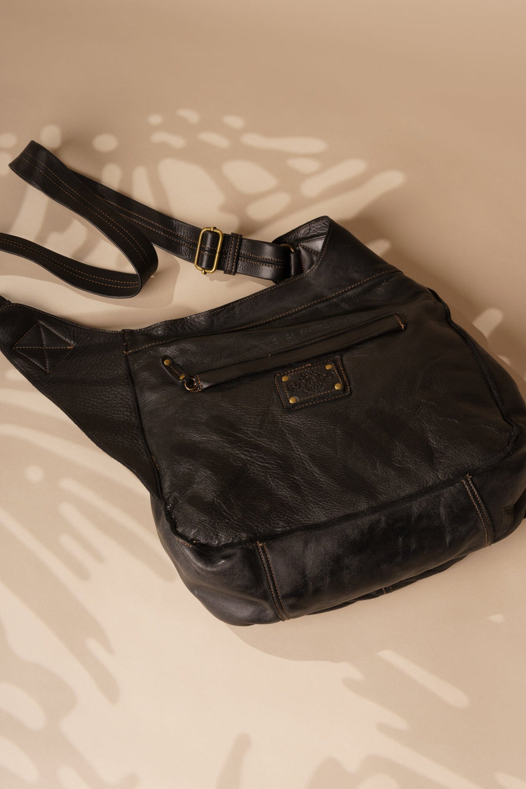 Heritage Leather Saddle Bag - Distressed Black | LUSHER