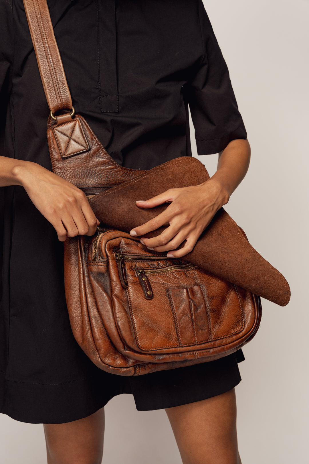 LUSHER CROSSBODY SADDLE BAG, LUSHER BAYSIDE84 CROSSBODY SADDLE BAG CIGAR BROWN