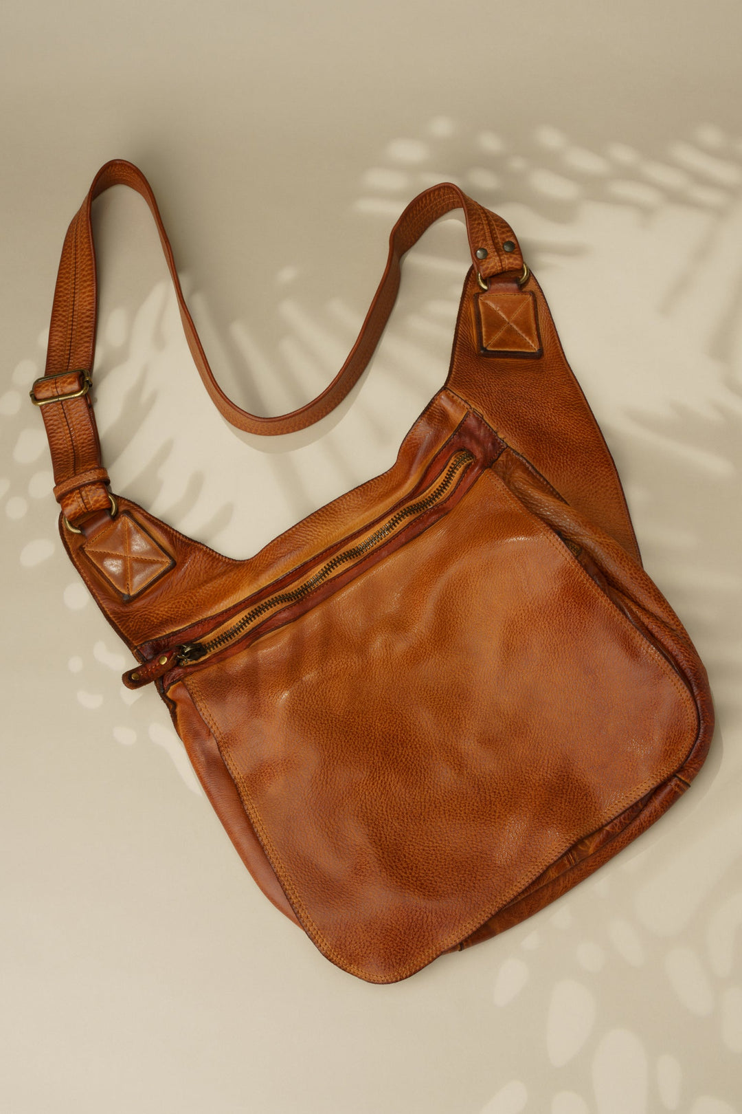 LUSHER CROSSBODY SADDLE BAG, LUSHER BAYSIDE84 CROSSBODY SADDLE BAG COGNAC