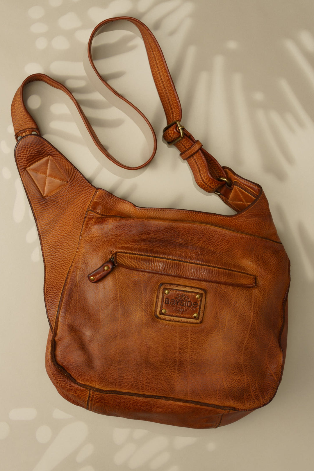 LUSHER CROSSBODY SADDLE BAG, LUSHER BAYSIDE84 CROSSBODY SADDLE BAG COGNAC
