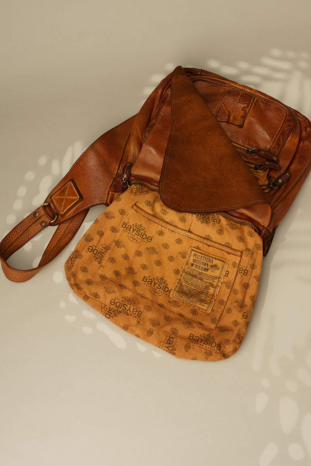 BAYSIDE84 Crossbody Saddle Bag - Cognac
