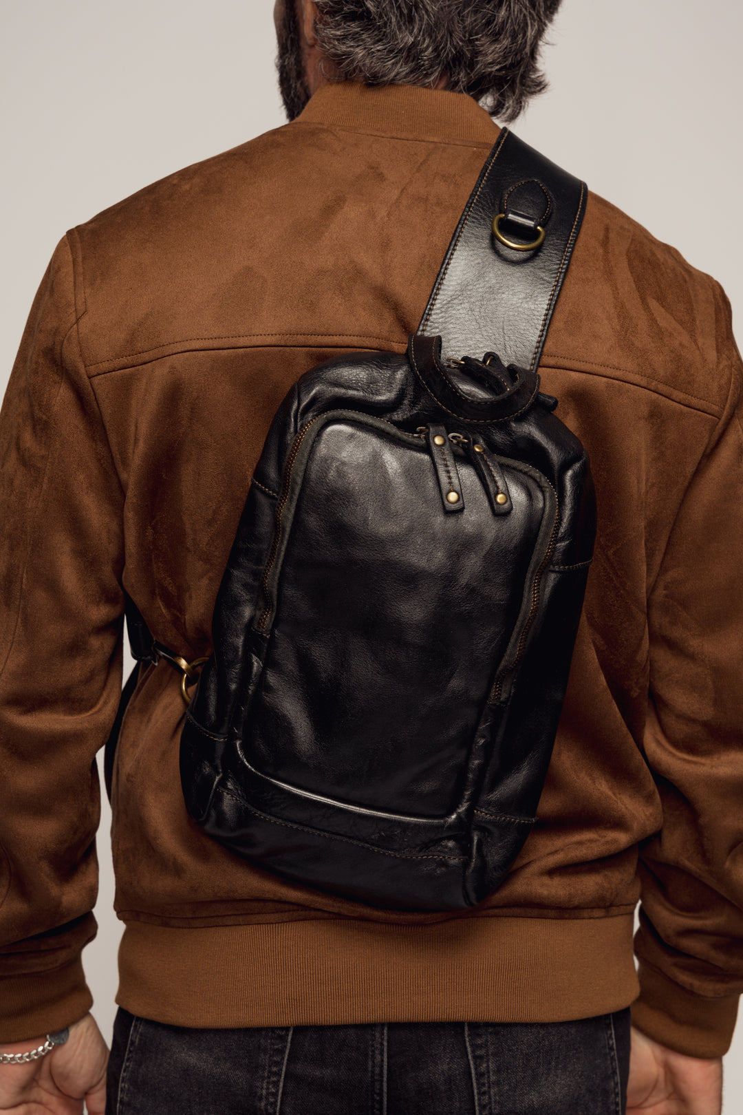 LUSHER.CO MODENA SLING BAG BLACK, MENS BLACK LEATHER SLING BAG, MEN'S BLACK IPAD SLING BAG, MENS SOFT VINTAGE LEATHER BAGS