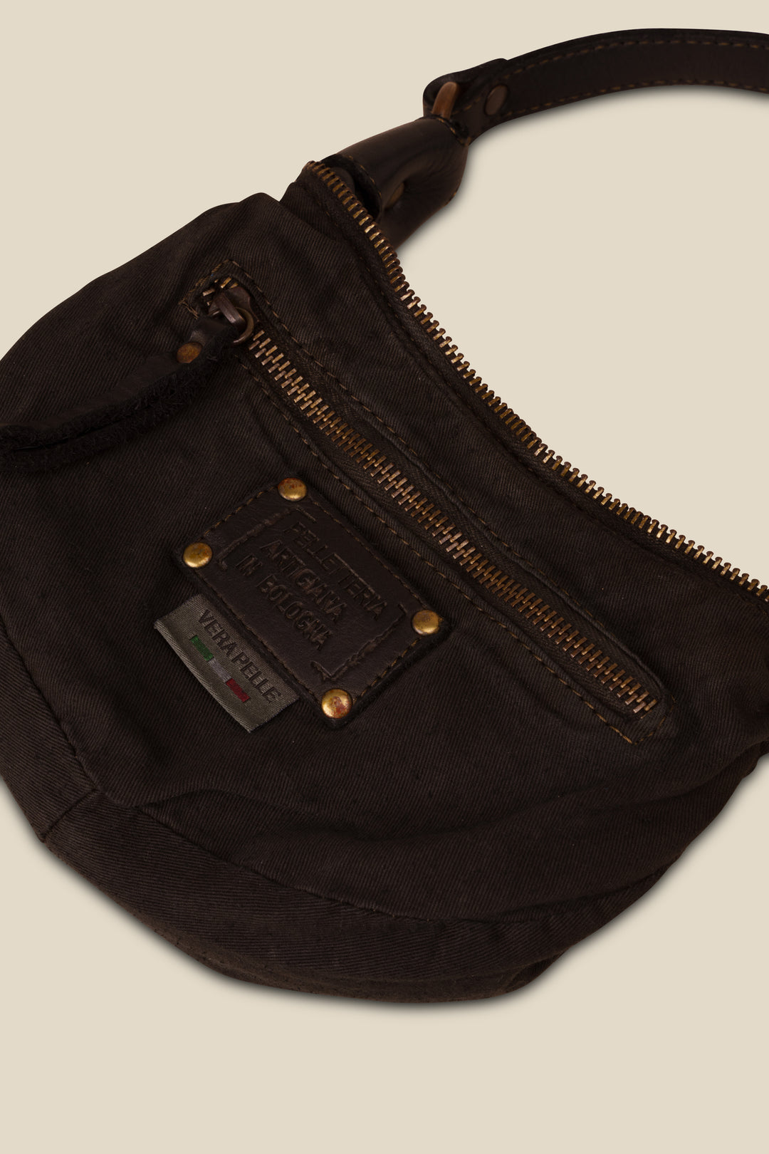 BAYSIDE84 MOON BAG - BLACK - Collectors Edition