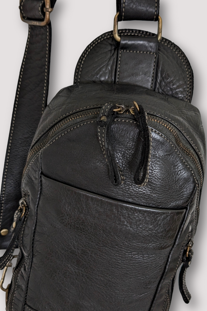 Movement Sling Bag - Black Out