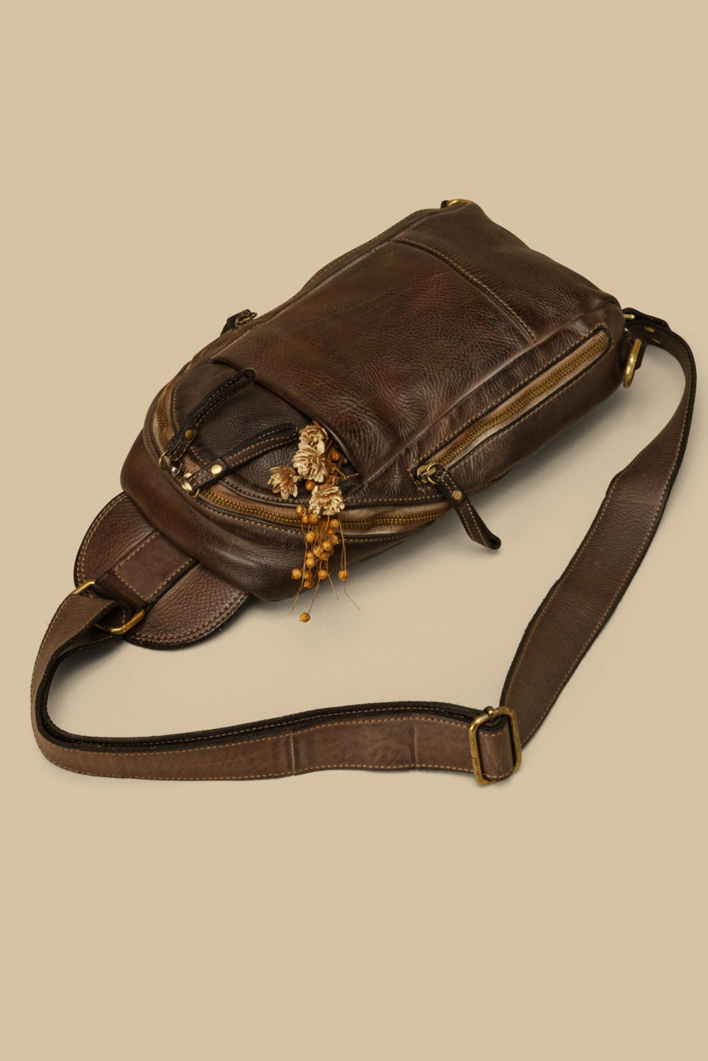 lusher movement sling bag, brown leather sling bag, coach thompson sling bag, COACH Thompson Convertible Sling Bag Leather 70617. 70617 coach thompson convertible crossbody bag, lusher sling bags, 