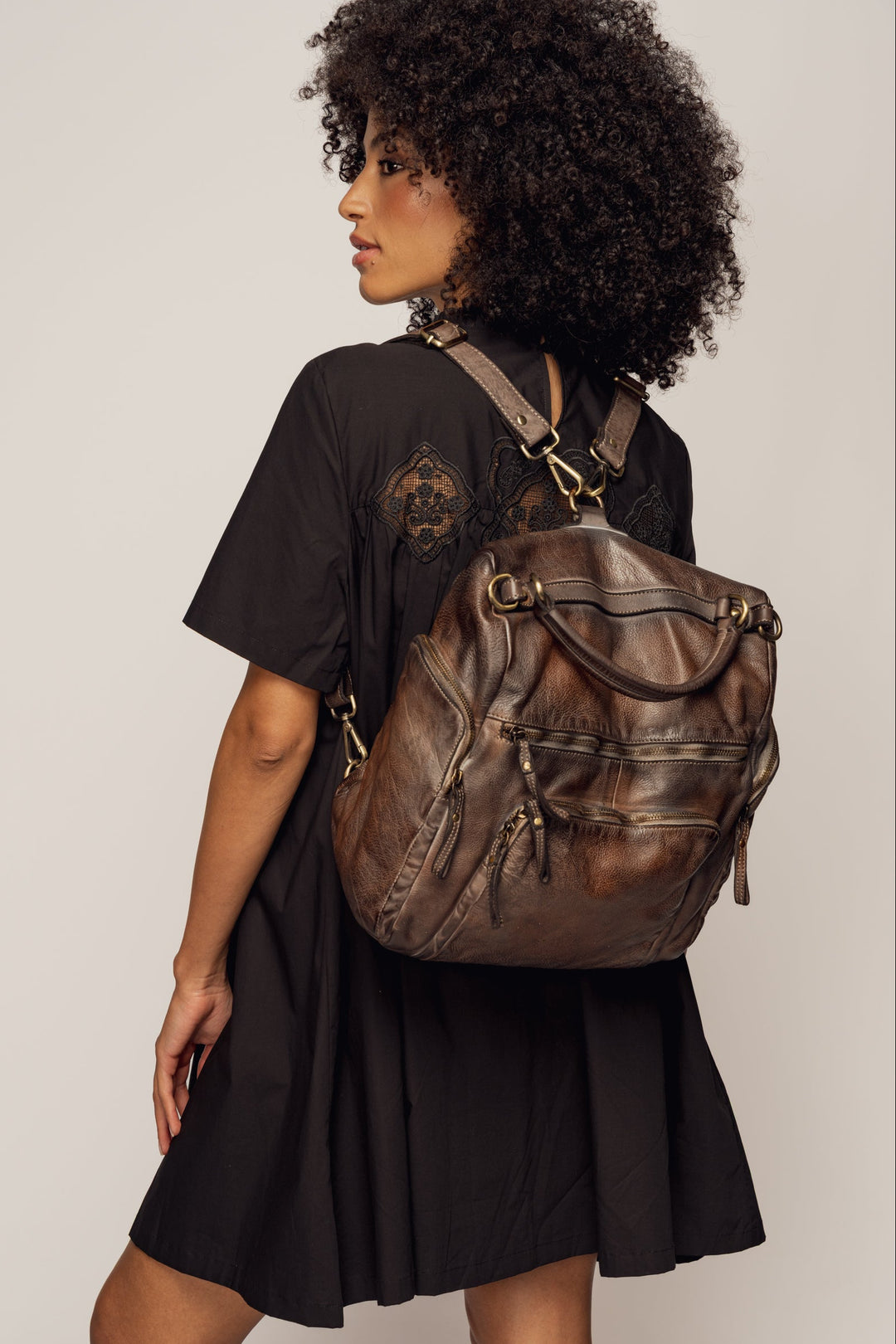 crush leather backpack Vintage Italian Leather Quest Backpack Purse - Mink Shadow Brown