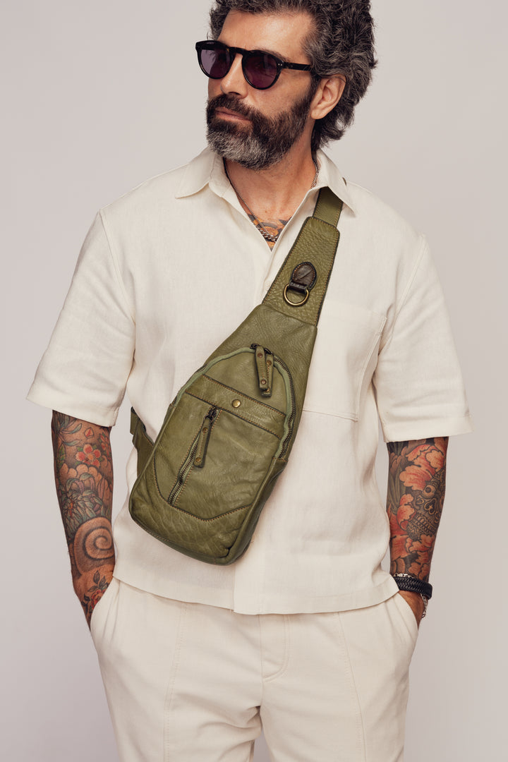 LUSHER MEN´S LEATHER ROAM SLING BAG SAGE GREEN, LUSHER + BAYSIDE84 COLLAB, MEN´S GREEN LEATHER SLING BAG, MEN´S  LEATHER CROSSBODY SLING BAG, SMALL LEATHER SLING BAG, LEATHER CHEST BAG GREEN, GREEN FESTIVAL BAGS, GREEN TRAVEL SLING BAG, GREEN CROSSBODY PHONE BAG