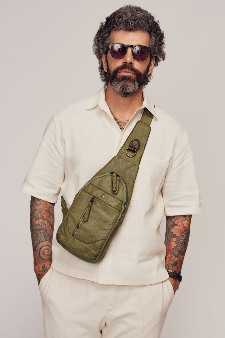 LUSHER MEN´S LEATHER ROAM SLING BAG SAGE GREEN, LUSHER + BAYSIDE84 COLLAB, MEN´S GREEN LEATHER SLING BAG,  MEN´S LEATHER CROSSBODY SLING BAG, SMALL LEATHER SLING BAG, LEATHER CHEST BAG GREEN, MEN´S GREEN FESTIVAL BAGS, MEN´S GREEN TRAVEL SLING BAG, GREEN CROSSBODY PHONE BAG