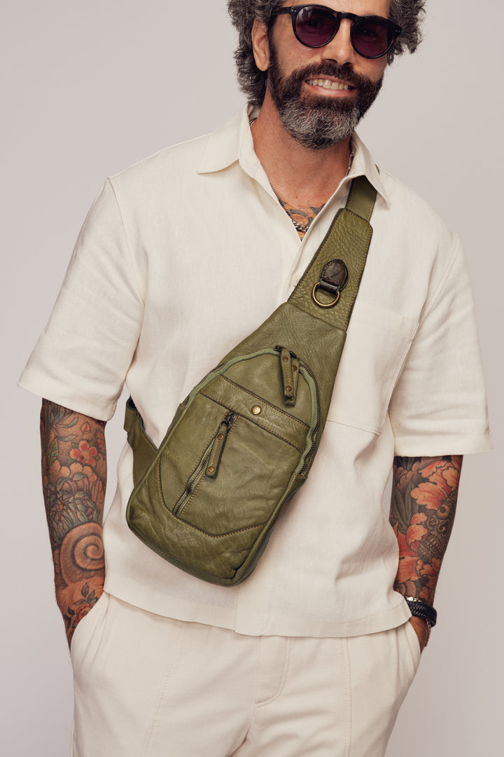 LUSHER MEN´S LEATHER SLING BAG, MEN´S LEATHER CROSSBODY SLING BAGS, MEN´S DISTRESSED LEATHER SLING BAGS, MEN´S LEATHER CHEST BAGS