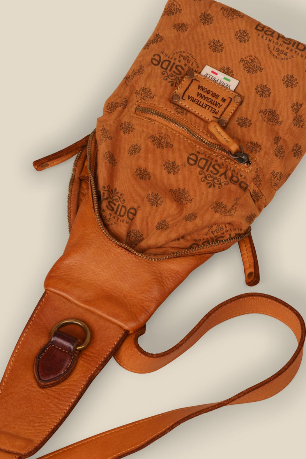 Bayside84 Roam Sling Bag - Cognac