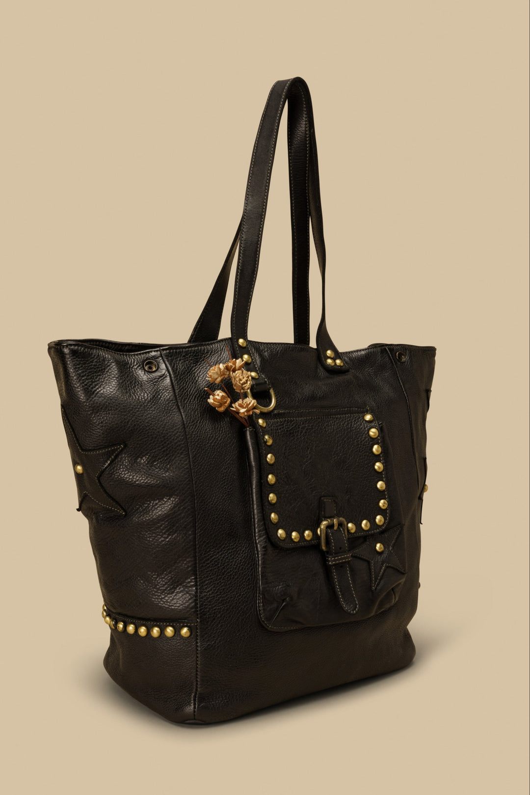 LUSHER STAR TOTE IN BLACK, LARGE LEATHER TOTE WITH STARS AND STUDS, STUDDED LEATHER TOTE BAG, STAR PURSE, PURSE WITH STARS, FREE PEOPLE TOTE BAG WITH STARS, 