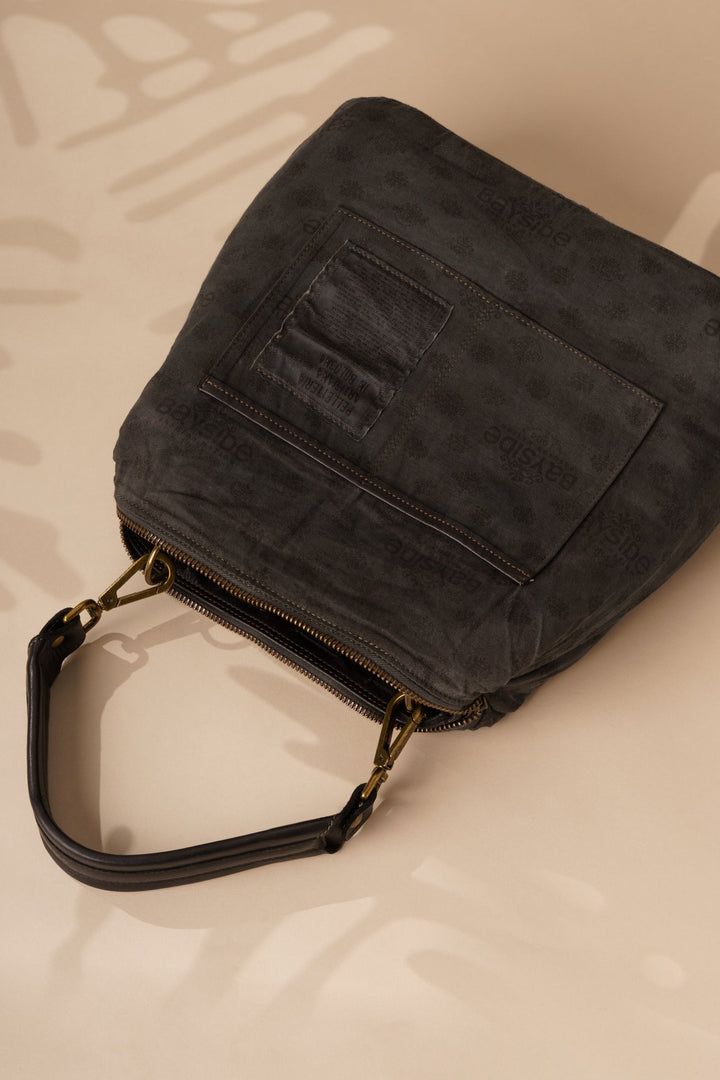 Interior with slip card pockets of the Siena woven leather bag - LUSHER