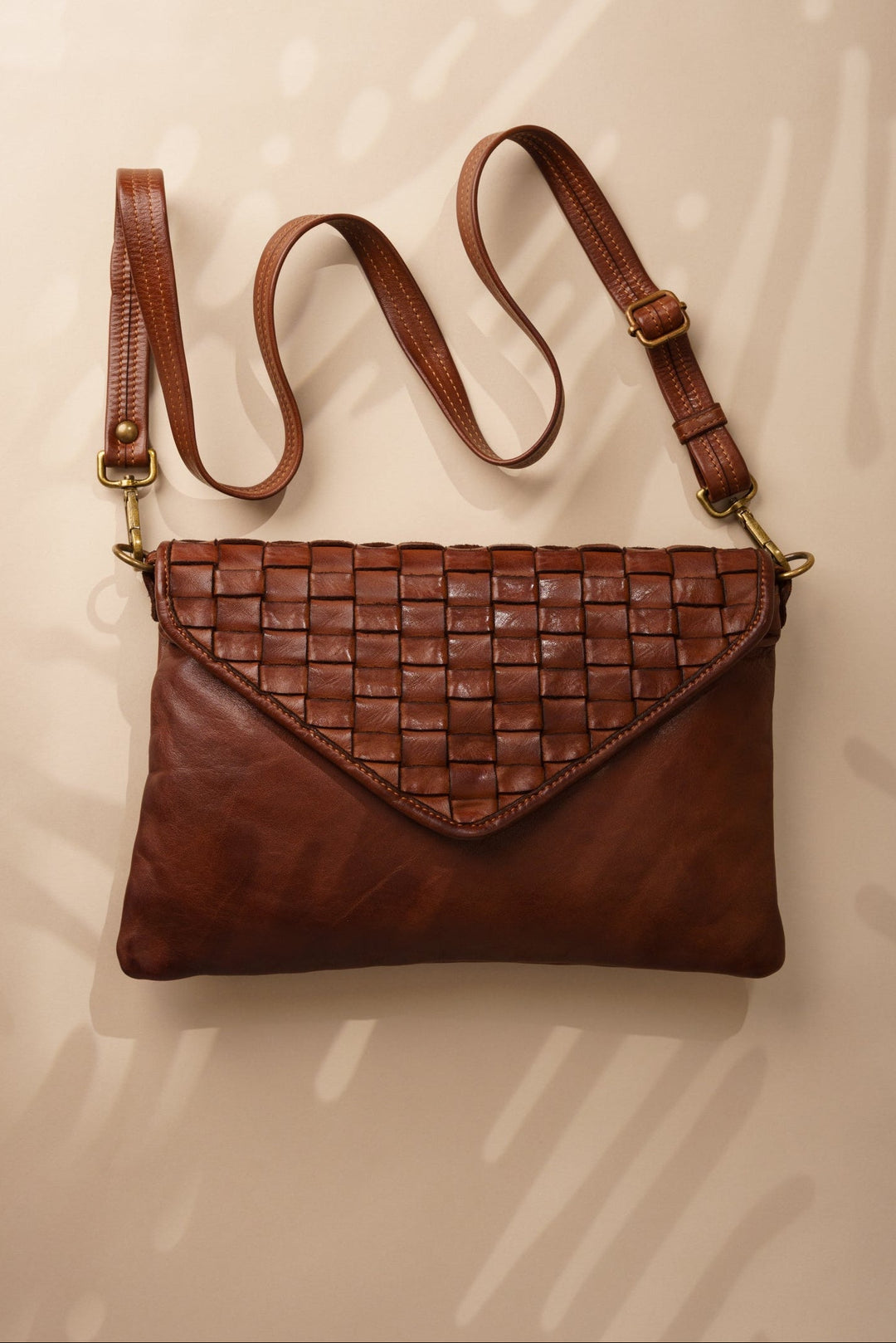 Siena Envelope Clutch with crossbody strap - Cognac | LUSHER