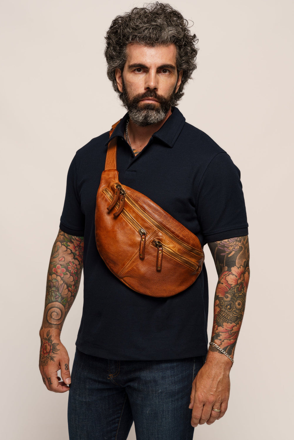 LUSHER URBAN SLING BAG COGNAC, BAYSIDE84 + LUSHER COLLAB URBAN SLING BAG, MEN'S LEATHER SLING BAG, MEN'S COGNAC LEATHER CHEST BAG