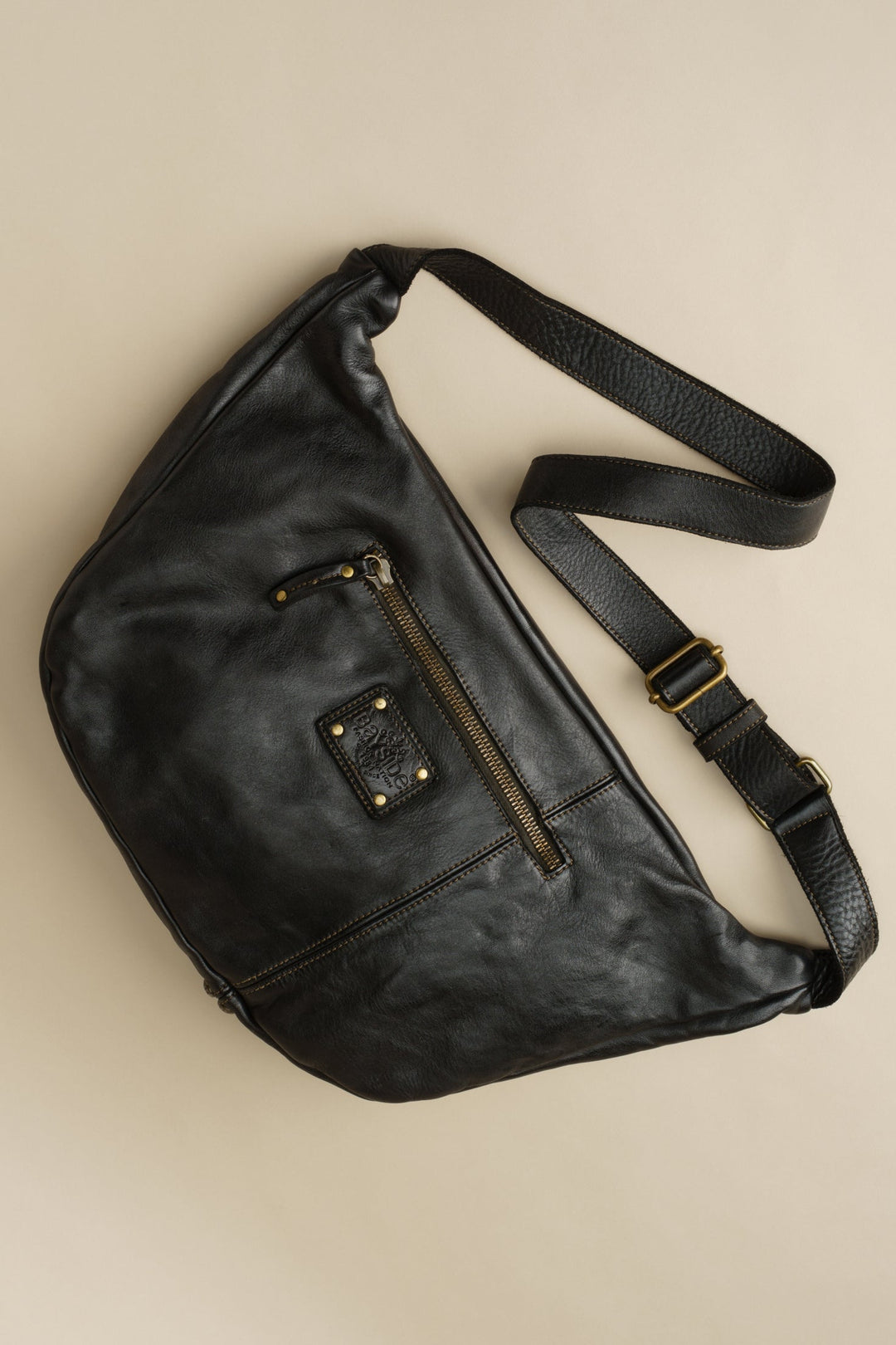 XL URBAN SLING AND SADDLE AG - Black Studded