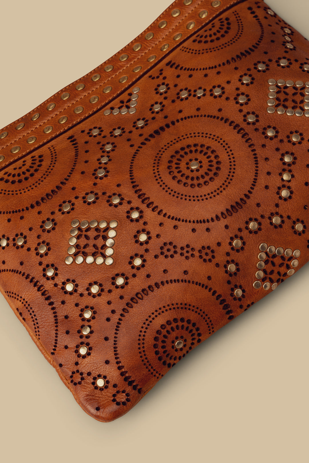 LUSHER WING POUCH COGNAC, BAYSIDE84 POUCH WITH STUDS AND LASER DETAILS, BAYSIDE84 WING POUCH, COGNAC LEATHER CROSSBODY POUCH